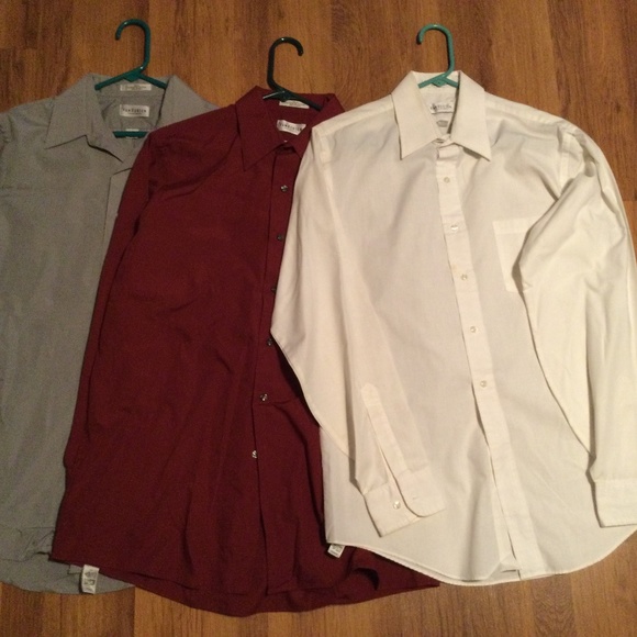Three Van Heusen Dress Shirts - Picture 1 of 1